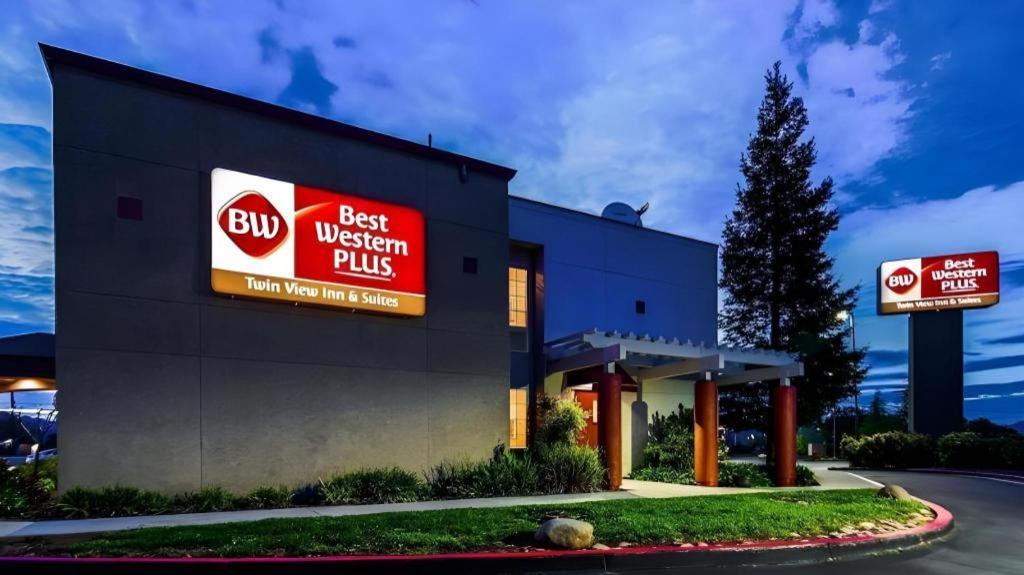 Best Western Plus Twin View Inn And Suites Redding Exterior photo