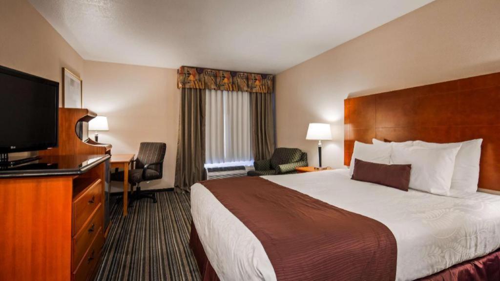 Best Western Plus Twin View Inn And Suites Redding Exterior photo