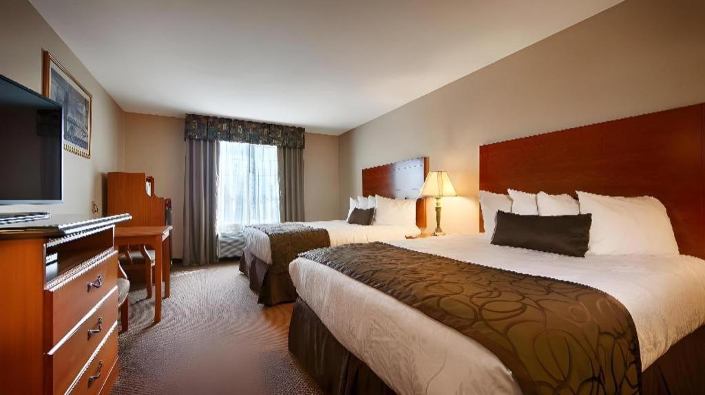 Best Western Plus Twin View Inn And Suites Redding Exterior photo